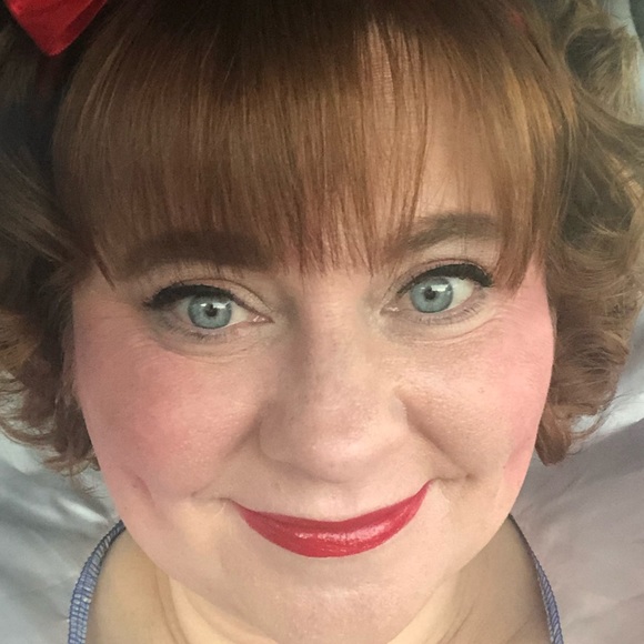 Meet your Posher, Andrea - Picture 1 of 1
